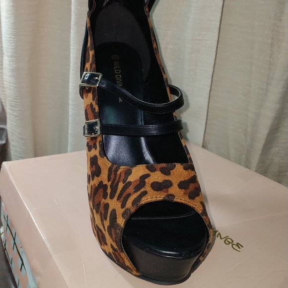 Leopard 4" heels - Size 10 - Picture 2 of 4